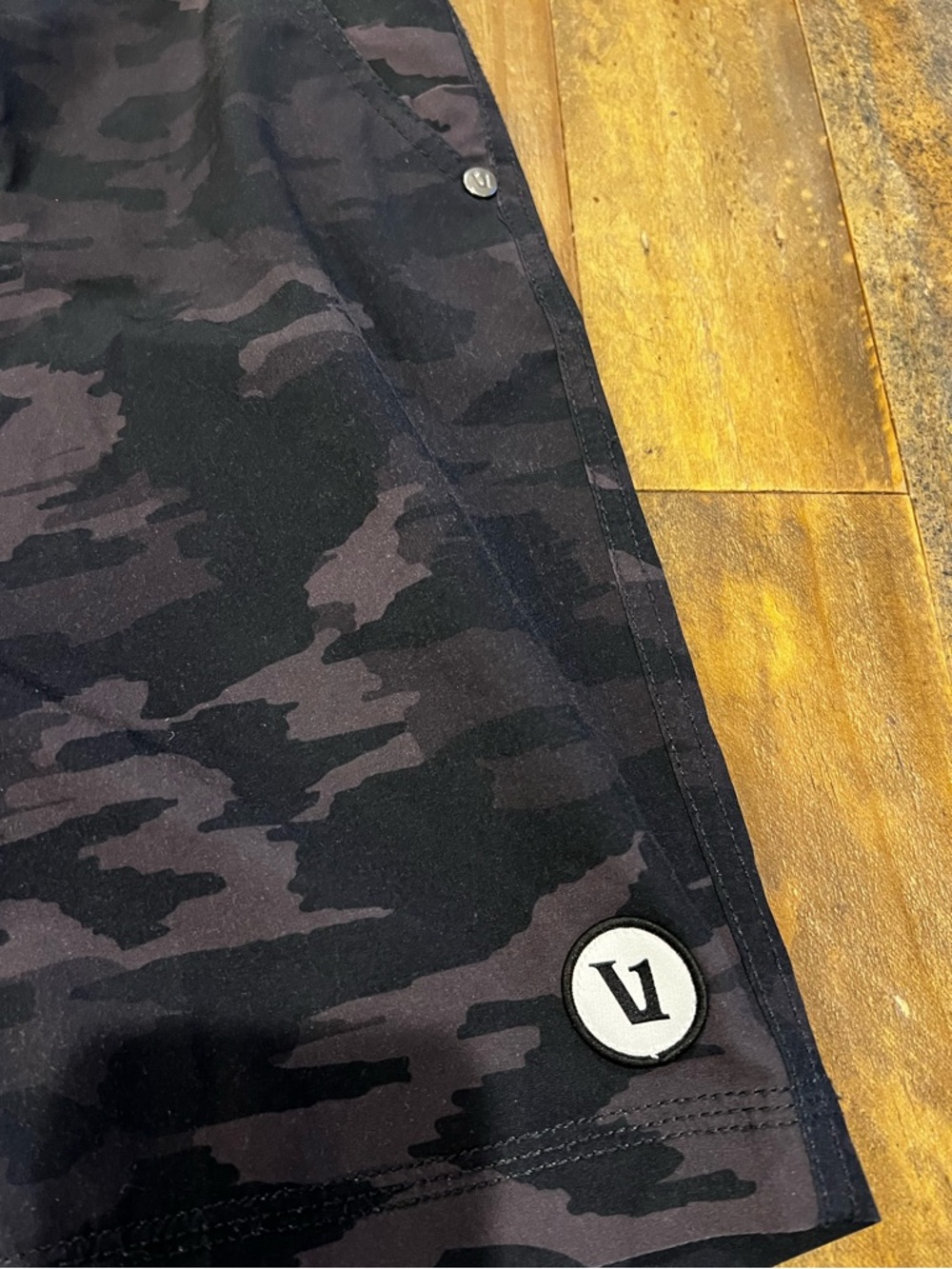 Vuori Kore Shorts Mens XXL Black Camo Athletic Lined Gym Workout Shorts - Picture 2 of 9
